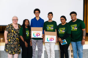 DDI students win laptops from Comcast for their exemplary participation in the summer program.